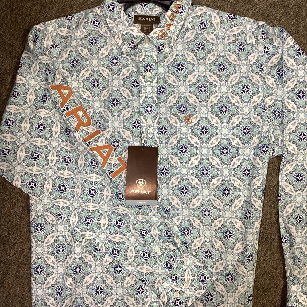 Ariat Classic Fit Long Sleeve Shirt